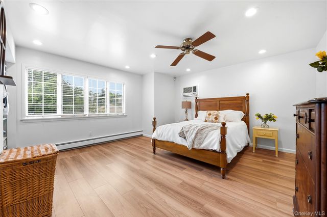 3 Finnin Place, Bayville, NY 11709