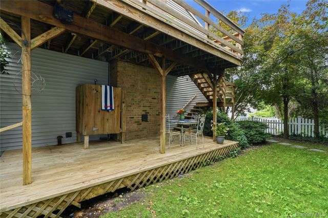3 Finnin Place, Bayville, NY 11709