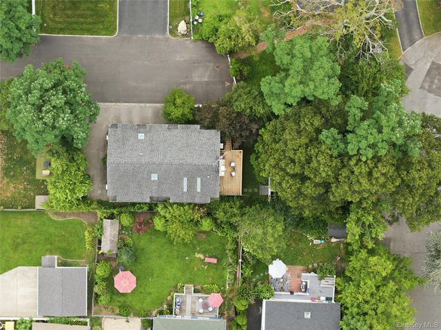 3 Finnin Place, Bayville, NY 11709