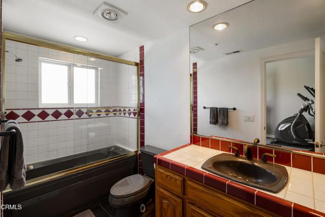 2954 Zane Grey Terrace, Altadena, CA 91001