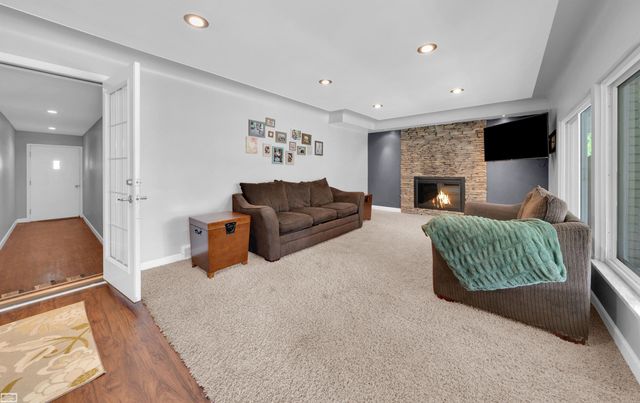 53246 Sophia Street, Shelby Twp, MI 48316