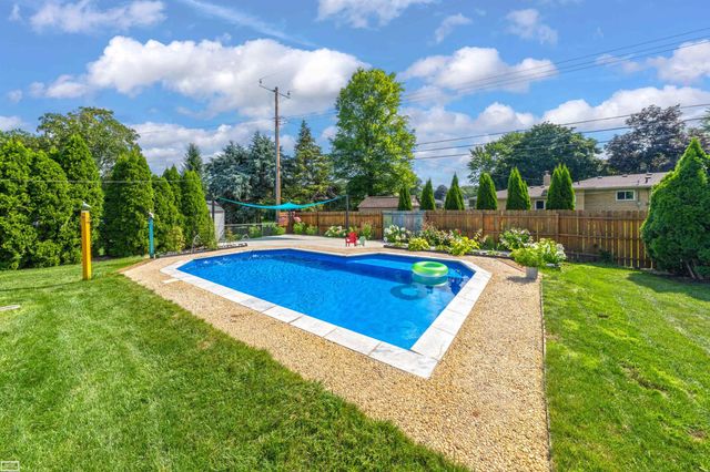 53246 Sophia Street, Shelby Twp, MI 48316