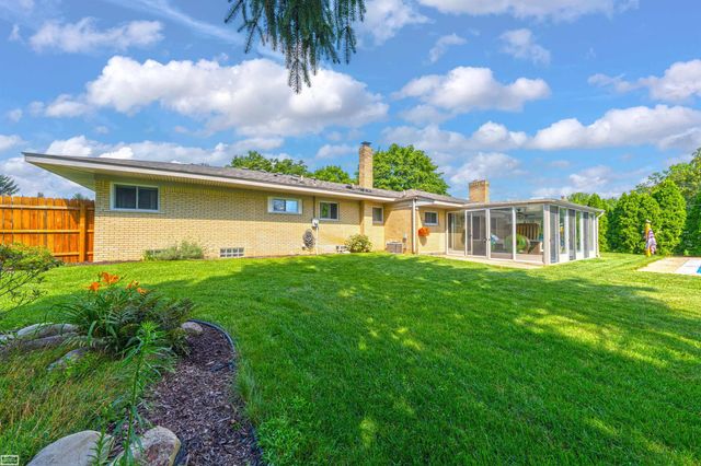 53246 Sophia Street, Shelby Twp, MI 48316