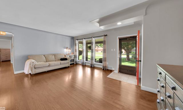 53246 Sophia Street, Shelby Twp, MI 48316