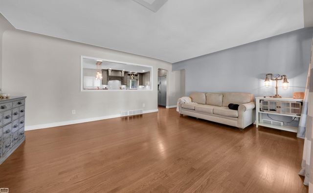 53246 Sophia Street, Shelby Twp, MI 48316