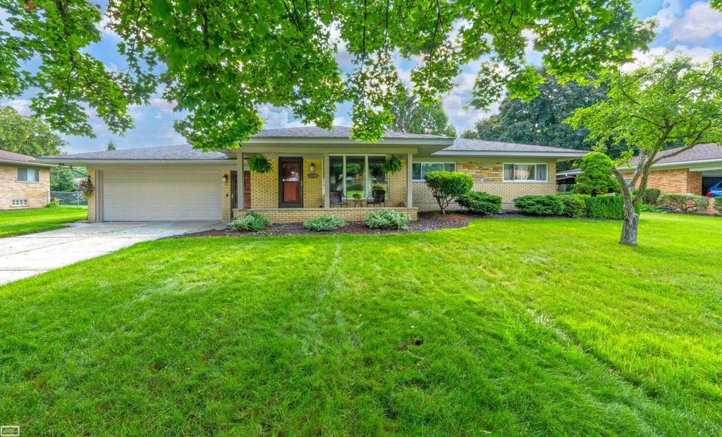 53246 Sophia Street, Shelby Twp, MI 48316