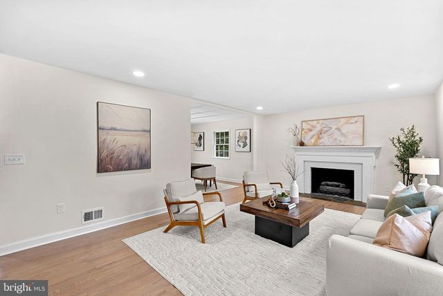 3313 MILL SPRINGS DR, Fairfax, VA 22031