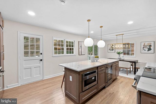 3313 MILL SPRINGS DR, Fairfax, VA 22031