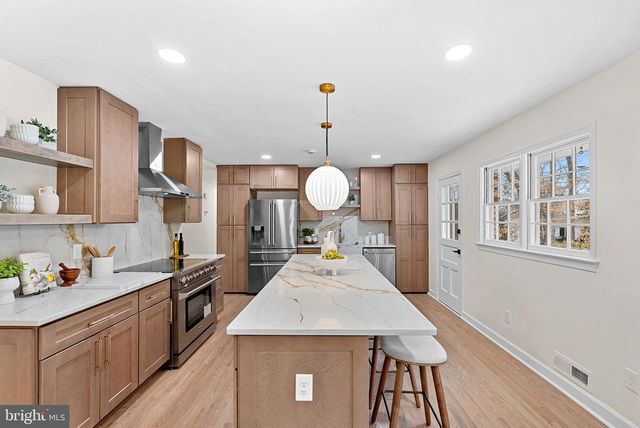 3313 MILL SPRINGS DR, Fairfax, VA 22031