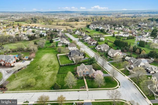 2119 BERNAYS DR, York, PA 17404