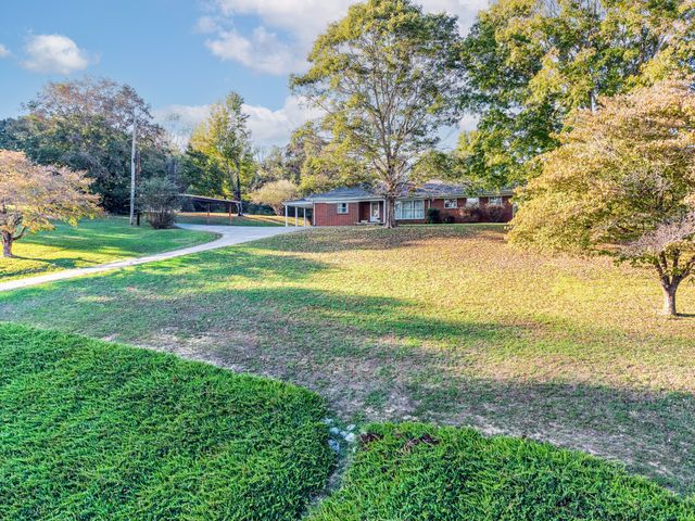 3241 W Main St, Erin, TN 37061