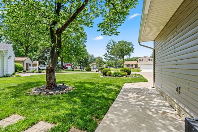 755 Bedford Avenue, Elyria, OH 44035