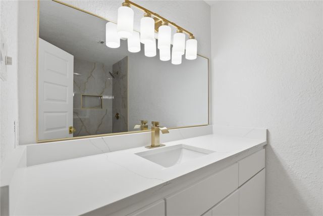 1910 Green Meadow Court, Arlington, TX 76013