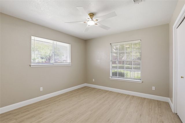 1910 Green Meadow Court, Arlington, TX 76013