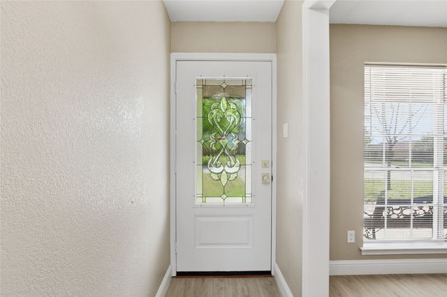 1910 Green Meadow Court, Arlington, TX 76013