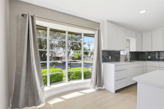 1910 Green Meadow Court, Arlington, TX 76013