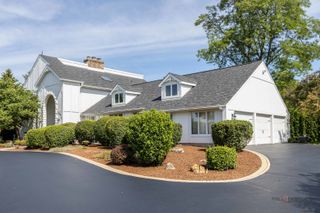 11 LAKE VIEW Road, Hawthorn Woods, IL 60047
