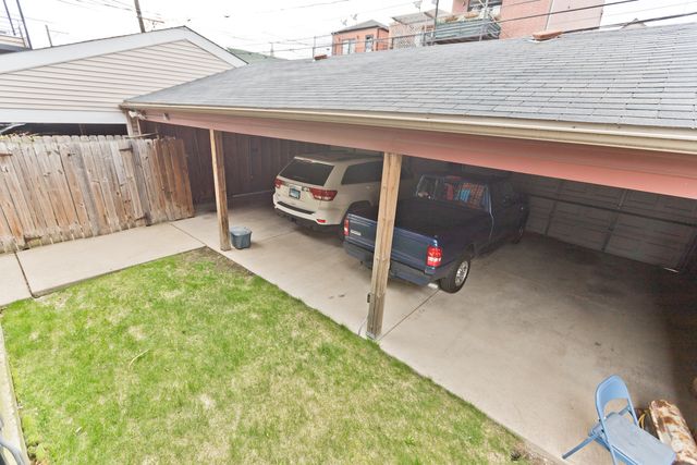 2414 W Moffat Street 1, Chicago, IL 60647