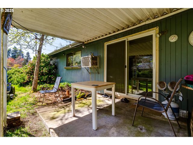 3911 PAM St, Eugene, OR 97402