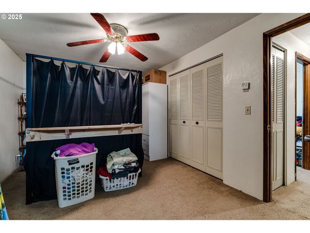 3911 PAM St, Eugene, OR 97402
