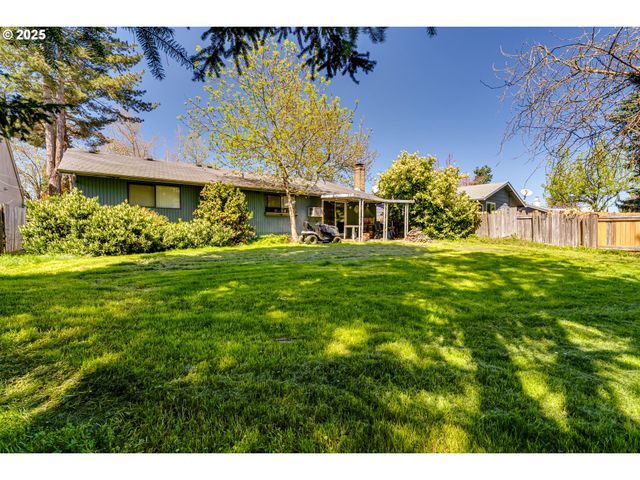 3911 PAM St, Eugene, OR 97402
