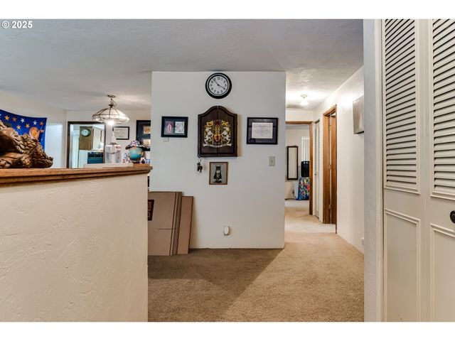 3911 PAM St, Eugene, OR 97402