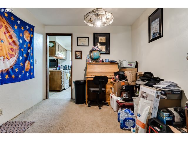 3911 PAM St, Eugene, OR 97402