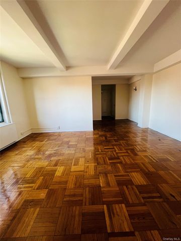 24 Metropolitan Oval 1E, Bronx, NY 10462