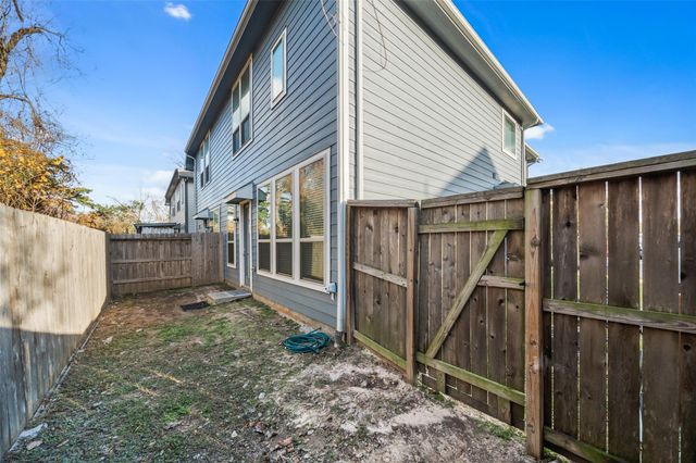 708 Ivory Manor Drive, Houston, TX 77018