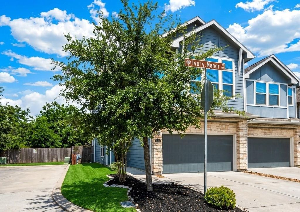 708 Ivory Manor Drive, Houston, TX 77018