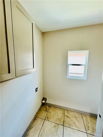 510 Tower Oak Drive, Alamo, TX 78516