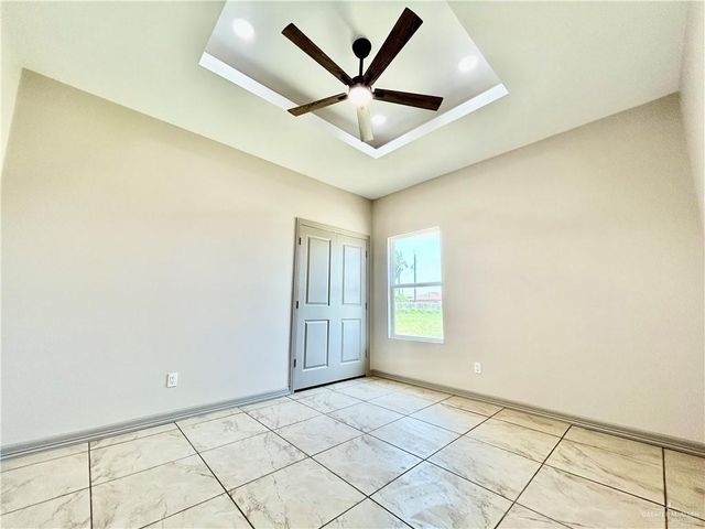 510 Tower Oak Drive, Alamo, TX 78516