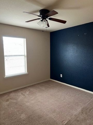 319 Candlewood Circle, Gainesville, TX 76240