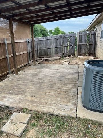 319 Candlewood Circle, Gainesville, TX 76240