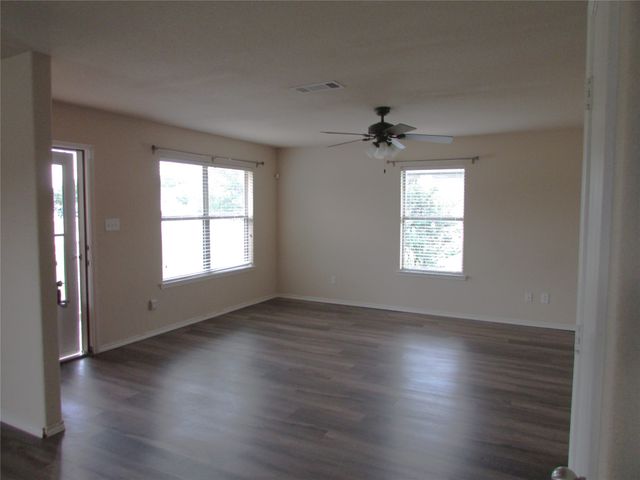 319 Candlewood Circle, Gainesville, TX 76240
