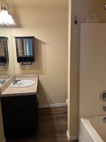 319 Candlewood Circle, Gainesville, TX 76240