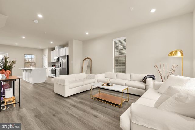 9639 TALL OAKS RD, Montgomery Village, MD 20886