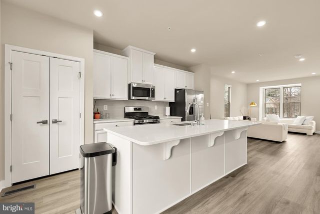 9639 TALL OAKS RD, Montgomery Village, MD 20886