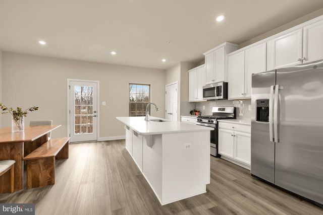 9639 TALL OAKS RD, Montgomery Village, MD 20886