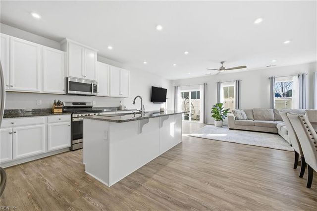 541 Bright Red RN, Chesapeake, VA 23323