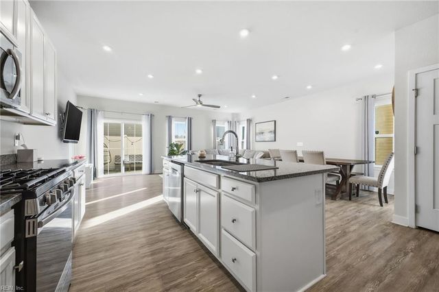 541 Bright Red RN, Chesapeake, VA 23323