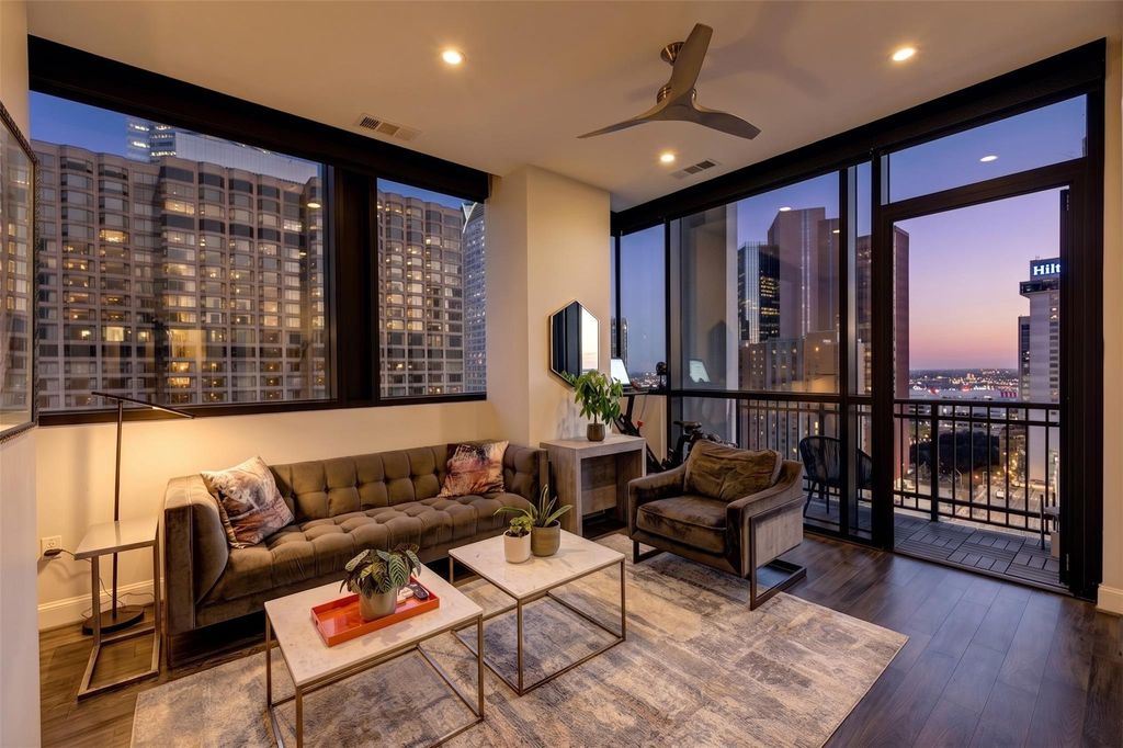 1211 Caroline Street 1501, Houston, TX 77002