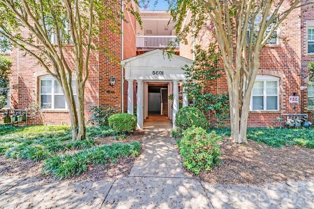 5601 Fairview Road 10, Charlotte, NC 28209