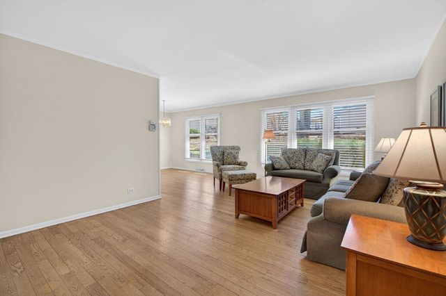 6 Charlestown Court, Bolingbrook, IL 60440