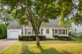 58 Maple St, Framingham, MA 01702