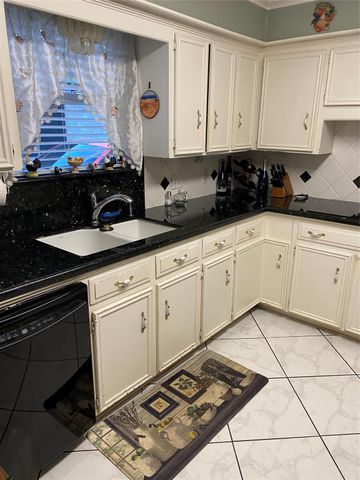 15518 Dawnbrook Dr, Houston, TX 77068