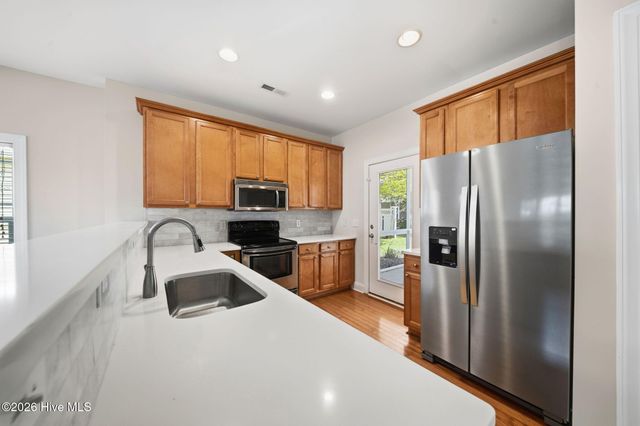 102 Phoebee Court, Hampstead, NC 28443