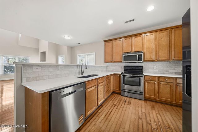 102 Phoebee Court, Hampstead, NC 28443