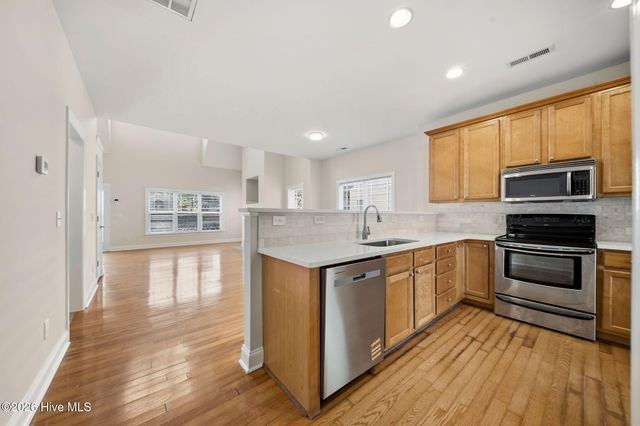 102 Phoebee Court, Hampstead, NC 28443