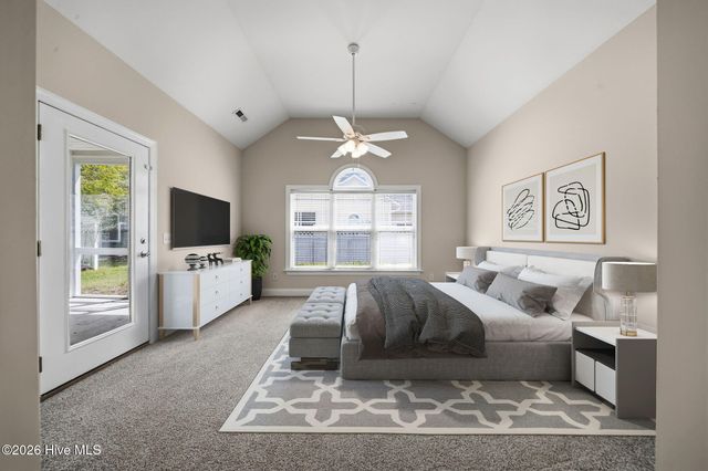 102 Phoebee Court, Hampstead, NC 28443